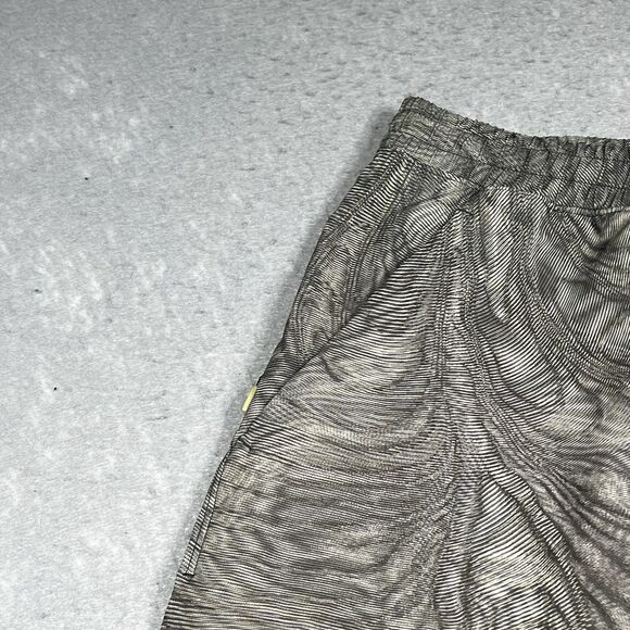 Lululemon Pace Breaker Shorts Mens Size Large Yellow Inseam 7 in No Liner - Picture 3 of 11